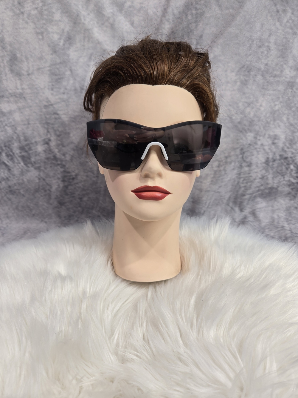 Alo Yoga Stunner Sunglasses Unisex - Gunmental/White